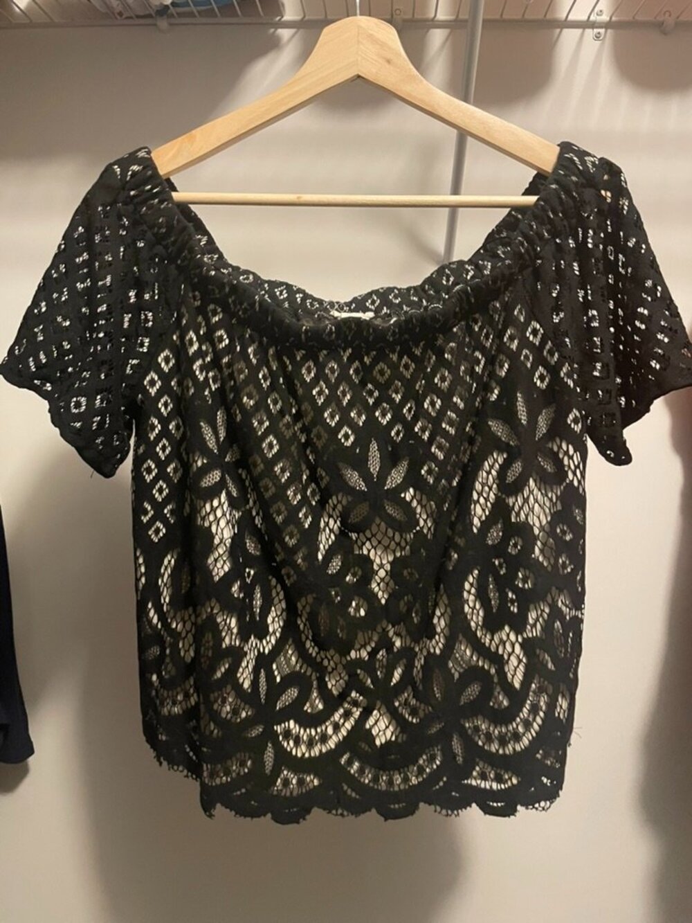 Jella C. Black Lace Eyelet Off-Shoulder Top Size Large Boho Cottagecore